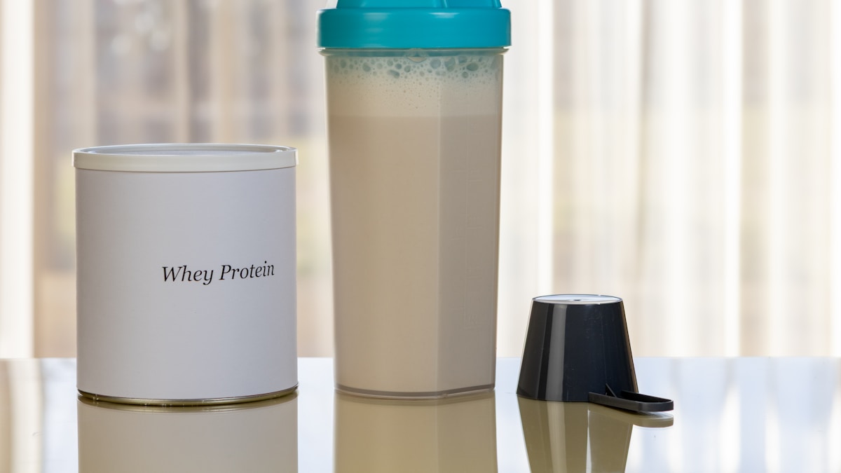 When to Take Whey Protein: The Anabolic Window Myth