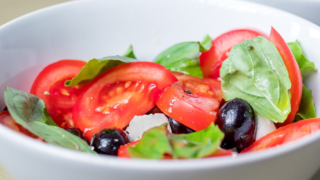 How to Lose Weight Without Feeling Hungry: 7 Rules (2026)