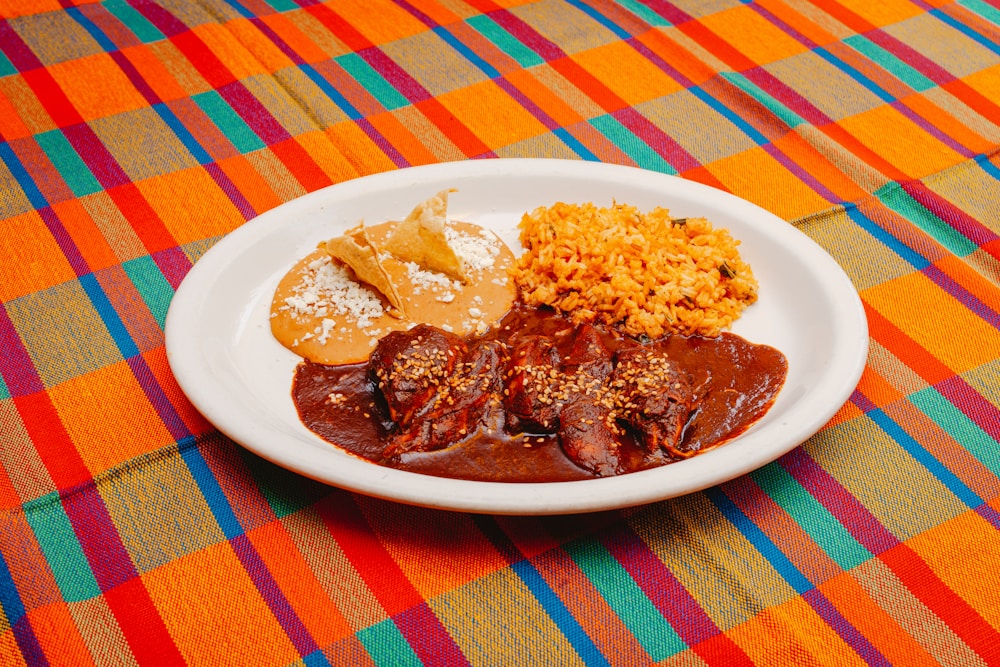 Plate of mixed home food recognized by the ContaCal AI