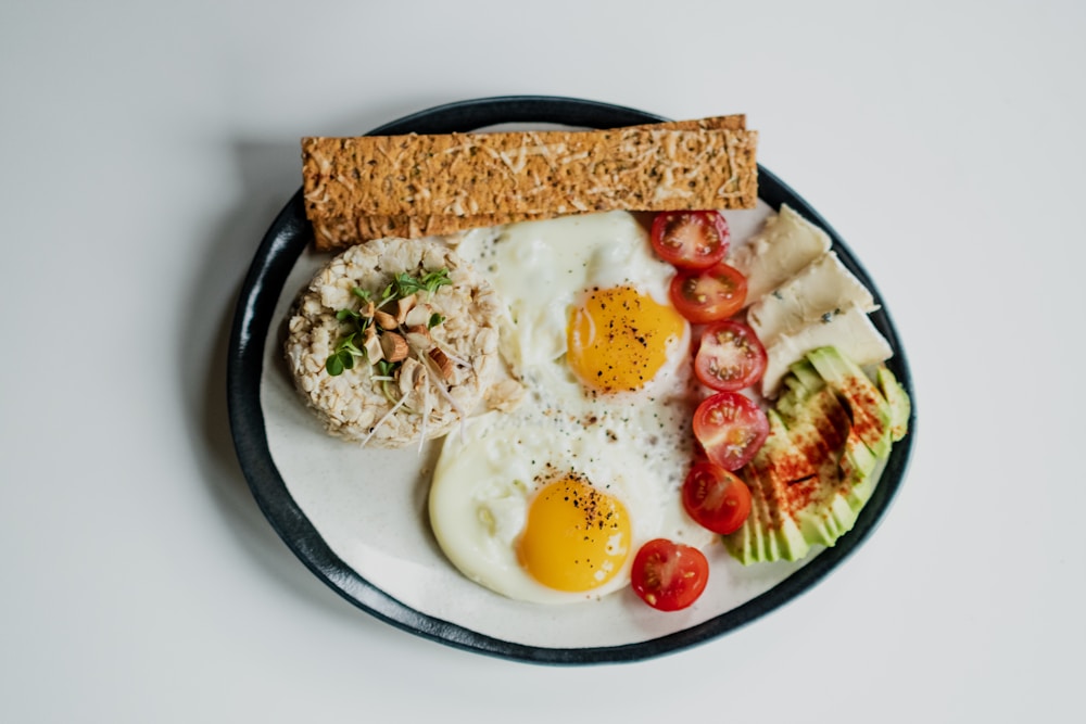 Salad with egg, a balanced way to fit the egg into your diet